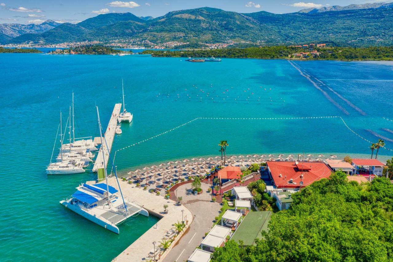 Aquata Apartments Tivat Bagian luar foto