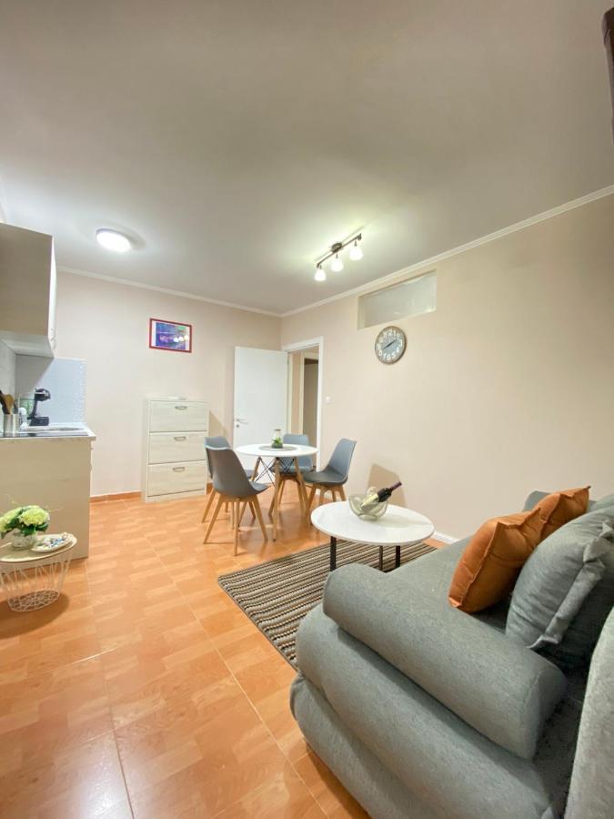 Aquata Apartments Tivat Bagian luar foto