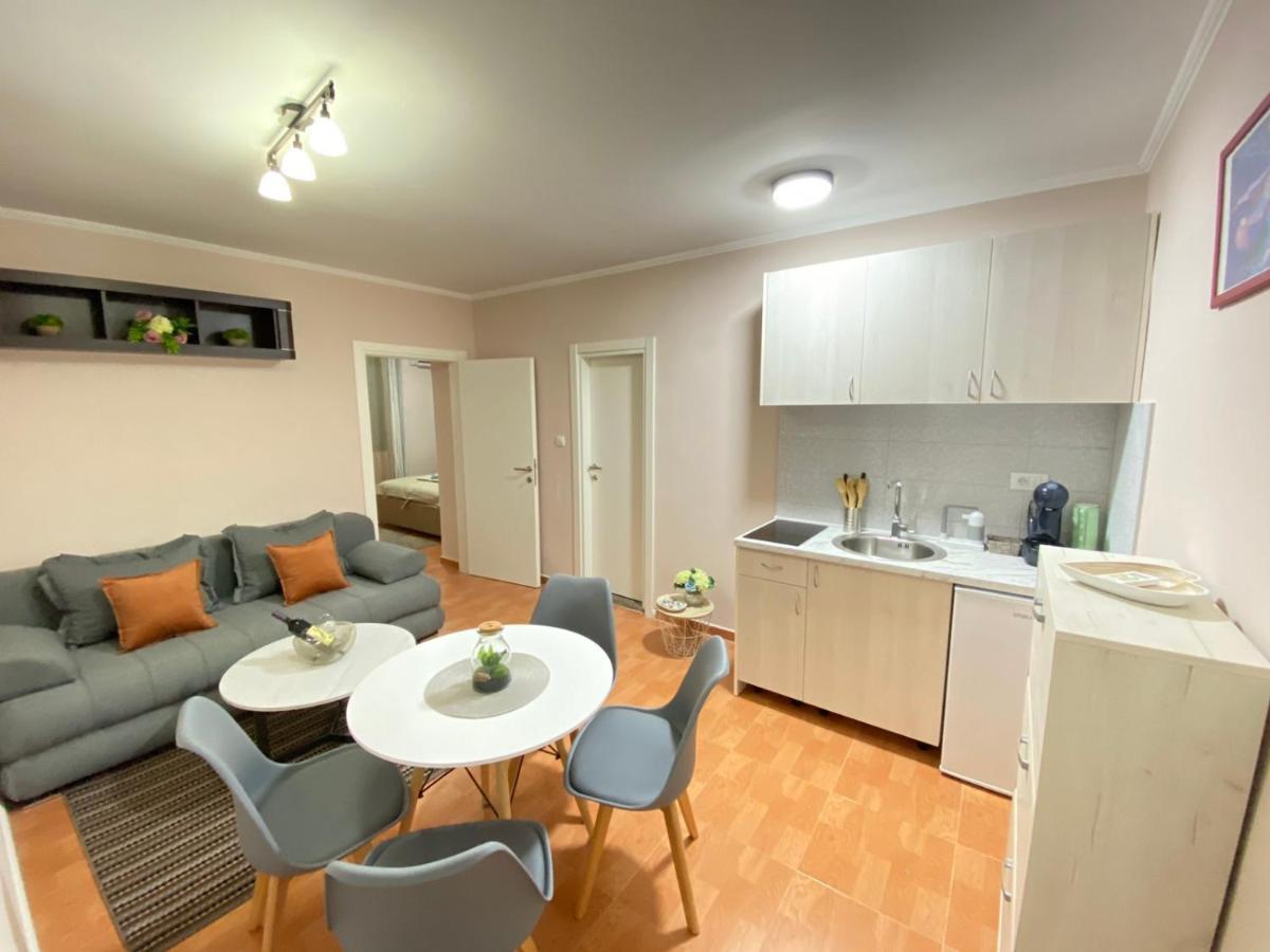 Aquata Apartments Tivat Bagian luar foto
