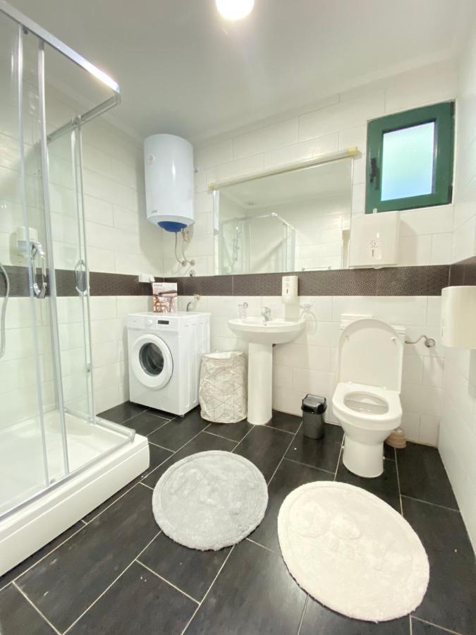 Aquata Apartments Tivat Bagian luar foto