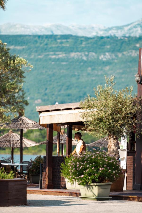 Aquata Apartments Tivat Bagian luar foto