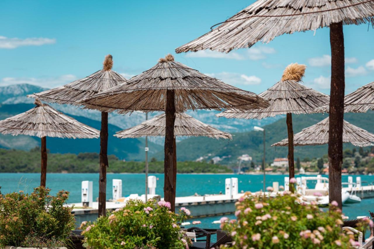 Aquata Apartments Tivat Bagian luar foto