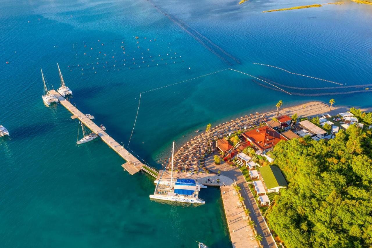 Aquata Apartments Tivat Bagian luar foto